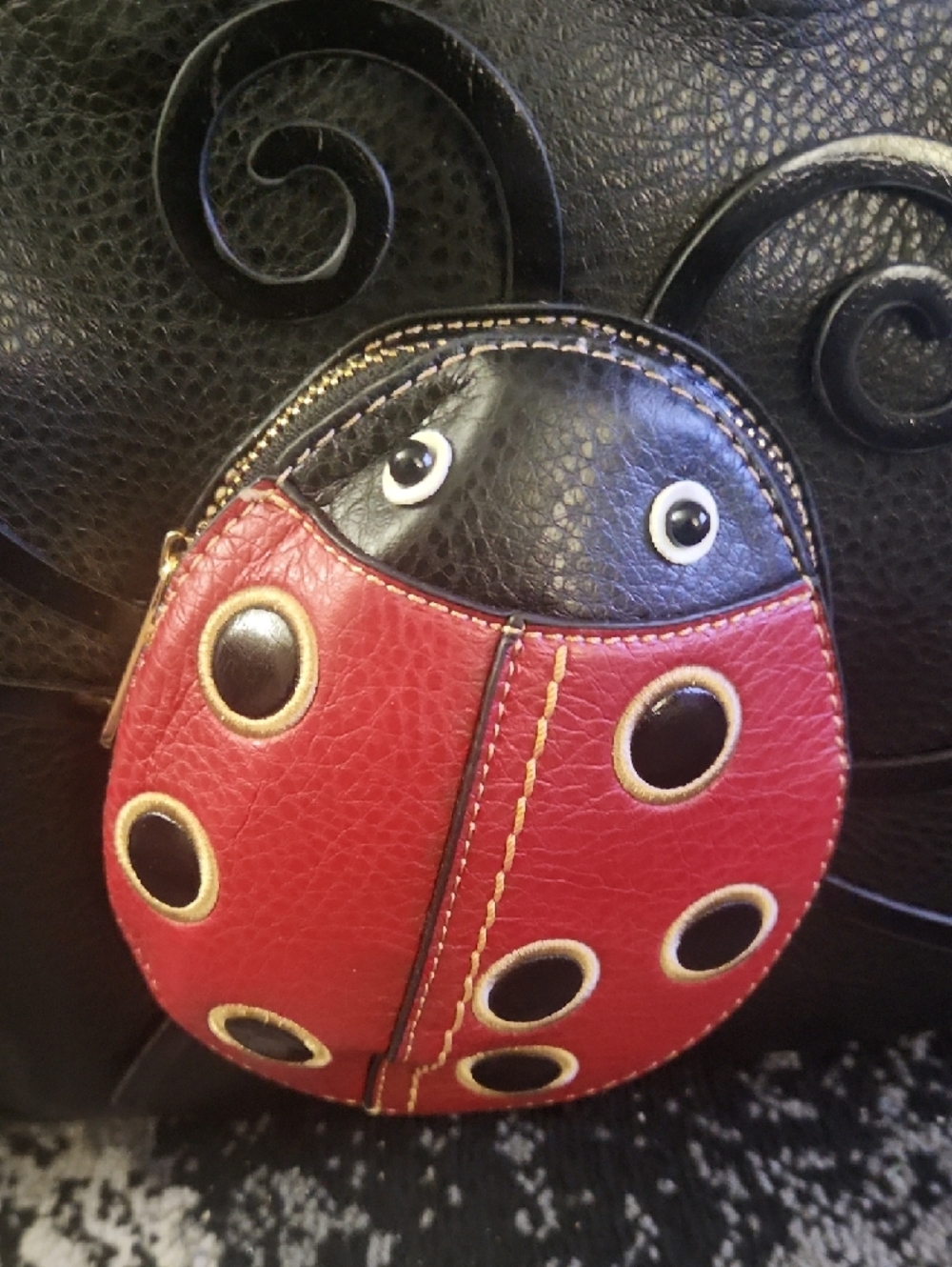 5 Space Large Black Shoulder/Hand Bag with Red Ladybug Accent Pocket - Picture 2 of 5